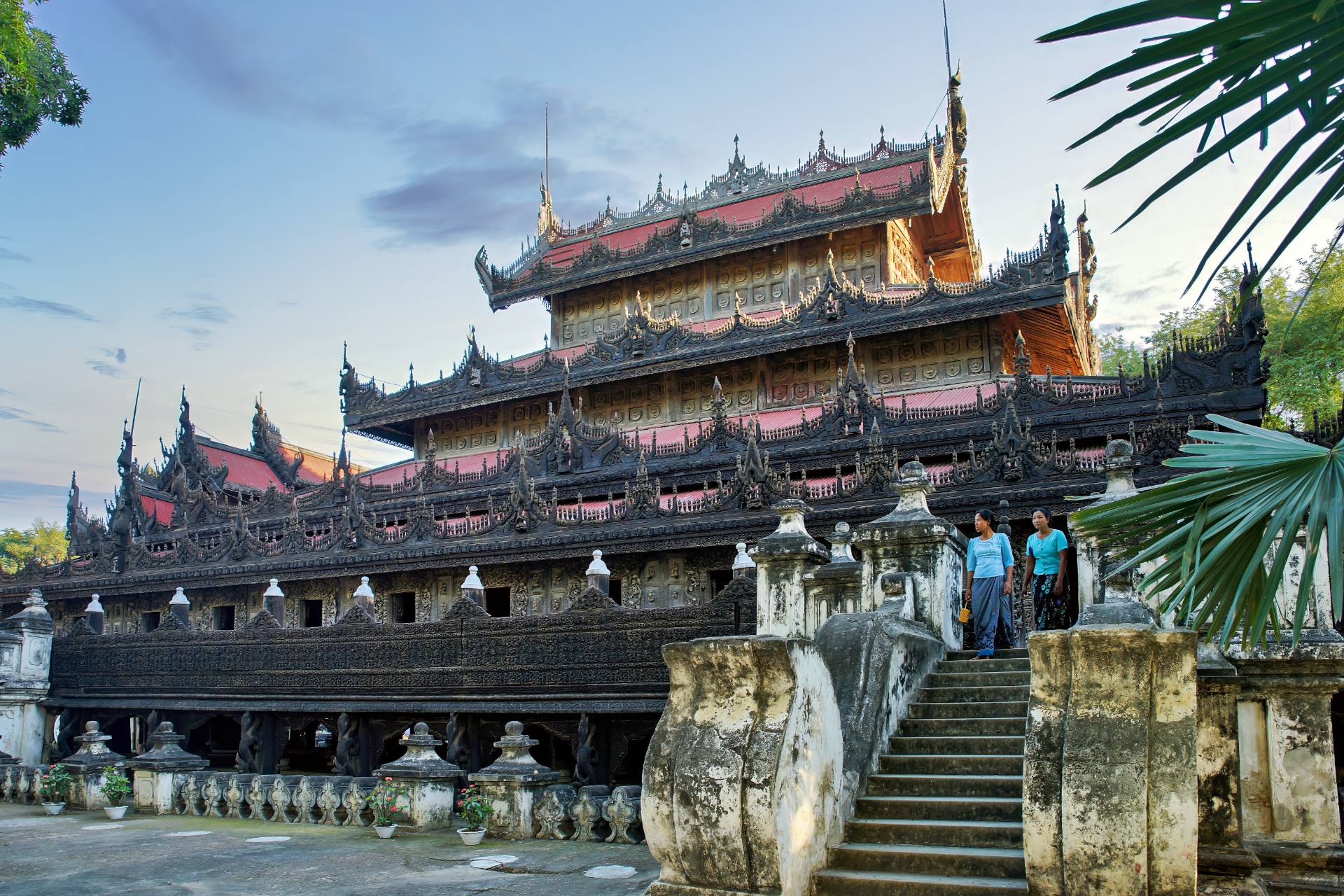 Shwenandaw Kyaung Kloster, ursprünglich Teil des Königspalasts, dann als Kloster außerhalb der Palastmauern wieder aufgebaut und somit das einziges original erhaltene Palastgebäude